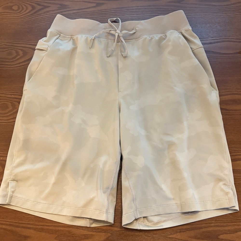 Lululemon men’s camo print shorts! Size medium